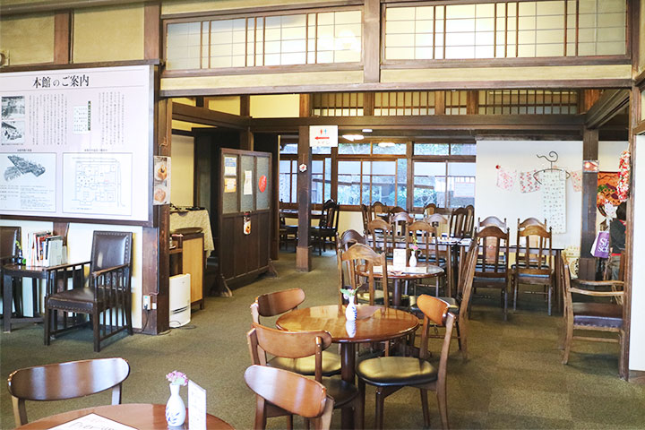 月桂冠原总部改建而成的“伏见梦百众”的店内