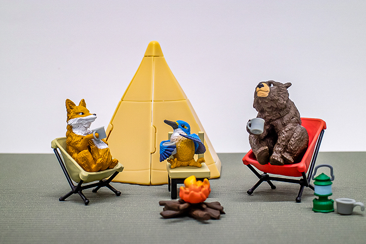 胶囊玩具机“动物露营”的内含模型