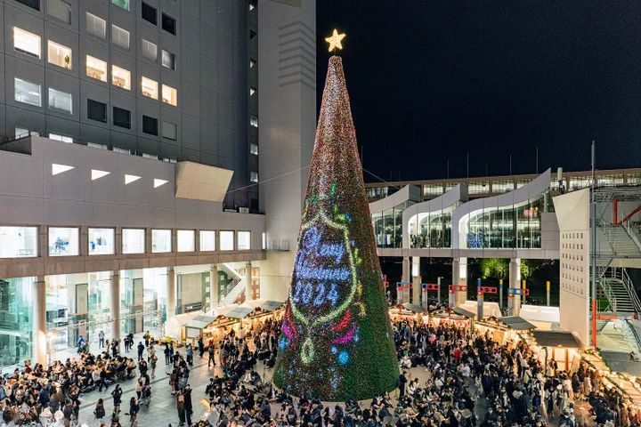 梅田蓝天大厦“UMEDA SKY BUILDING Christmas 2025 The Circus of Light”