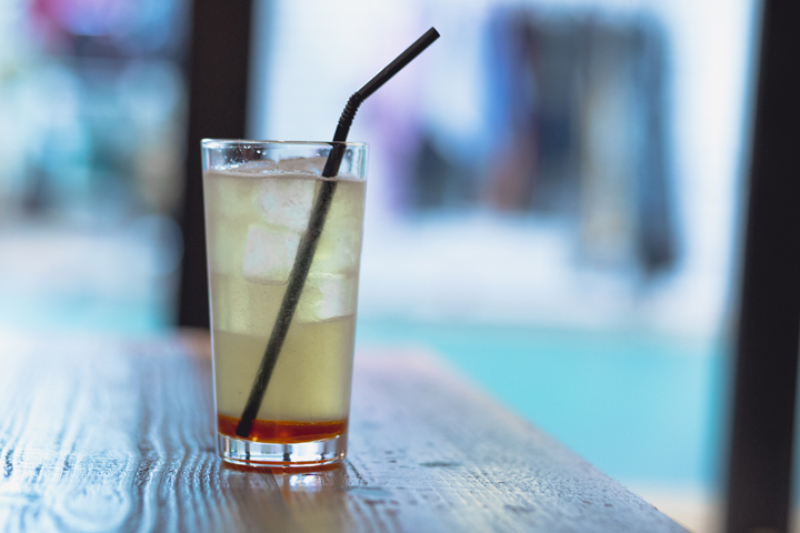 Cafe&Bar by SEKAI HOTEL的“冰麦芽糖苏打”