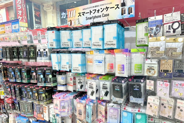 DAISO心斋桥店的智能手机配件